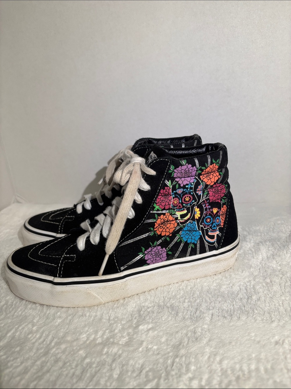 Vans off the wall Black High-Top Sneakers with Colorful Floral Skull graphic